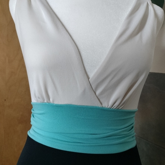 Y2k Style London Elegant Black and White Dress with Teal Accent - Picture 3 of 6